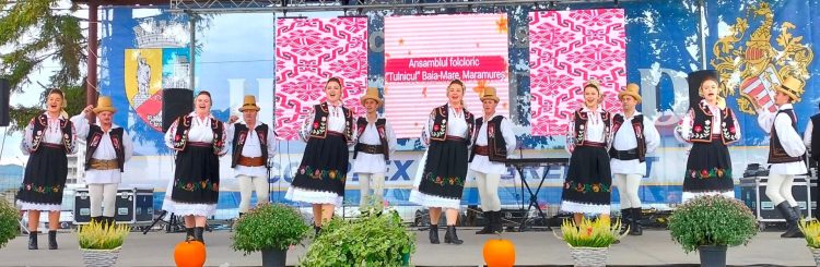 Ansamblul Folcloric „Tulnicul” din Baia Mare, evoluţie de excepţie la „Toamna Bistrițeană”