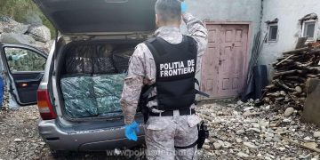 Contrabandist urmărit câţiva kilometri în trafic de poliţiştii de frontieră maramureşeni. Ce captură avea în maşină