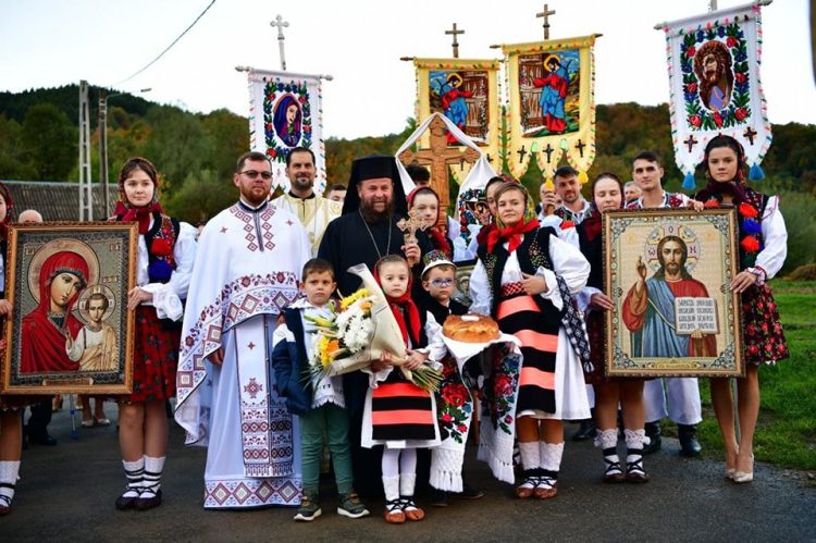 Sărbătoare mare în Parohia „Sfinții Arhangheli Mihail și Gavriil” din Valea Stejarului