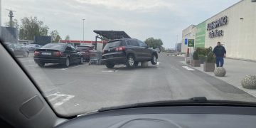 Când ai SUV, ai și putere, nu-ți trebuie nici o avere