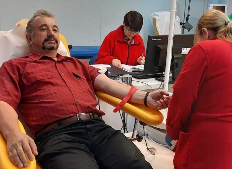 Diplomă de onoare pentru maramureşeanul care ani la rând a donat sânge. A avut o ultimă donare cu câteva zile înainte de a împlini 65 de ani