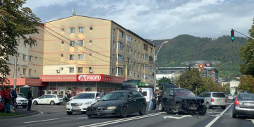 IMPACT devastator în Baia Mare! Trafic blocat în zona Meda