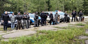 Câini polițiști şi câini jandarmi, exerciții de dresaj la Şuior