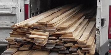 Cherestea fără aviz de însoţire, confiscată la Sârbi