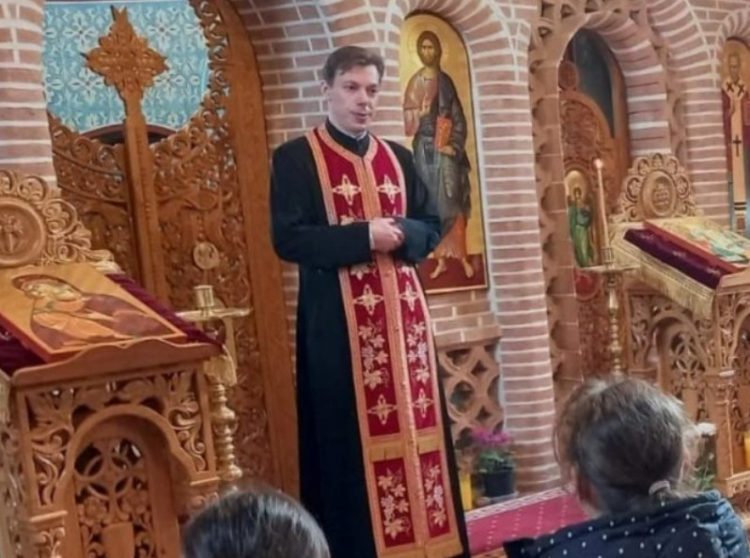 Un preot a făcut infarct în timpul slujbei