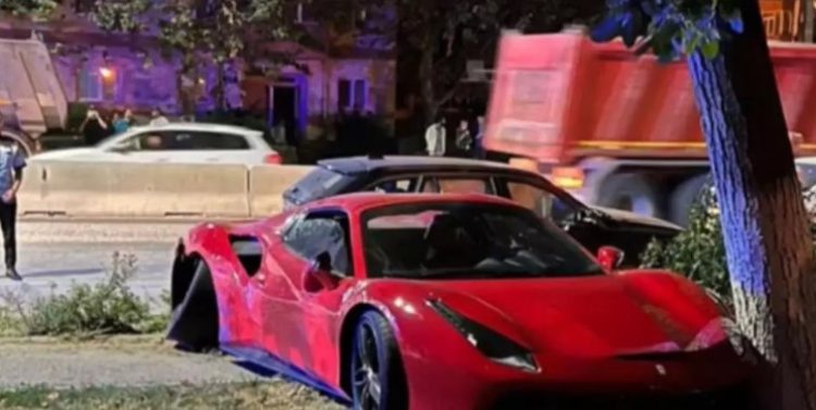 Bolidul de peste 200.000 euro al lui Tzancă Uraganu, făcut praf într-un accident