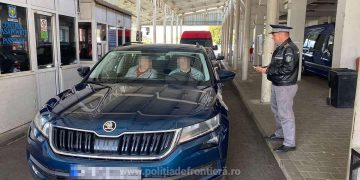 A vrut să intre în ţară cu un permis de conducere fals, cumpărat cu 100 euro