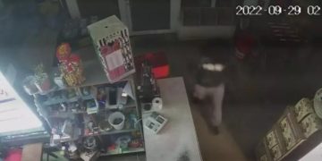 Jafuri ca-n filme, cursă nebunească pe șosea – Doi tineri din Maramureș au spart mai multe magazine după care au făcut accident