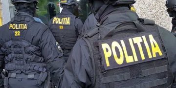 Mascaţii sătmăreni au greşit adresa unor traficanţi şi au intrat peste doi bătrâni. Femeia a leșinat