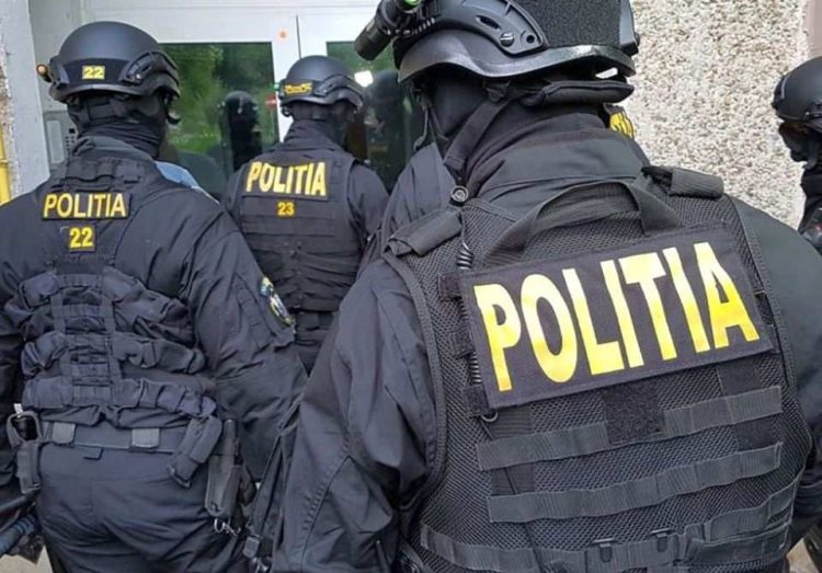 Mascaţii sătmăreni au greşit adresa unor traficanţi şi au intrat peste doi bătrâni. Femeia a leșinat