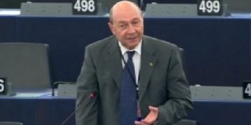 Când adevărul supără și doare! Lui Băsescu i-au tăiat microfonul