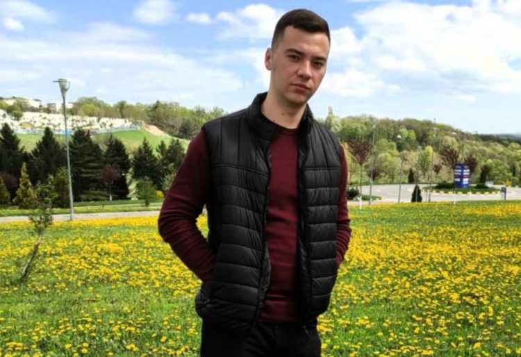 El este Andrei, militarul de 22 de ani care s-a omorât într-o unitate militară