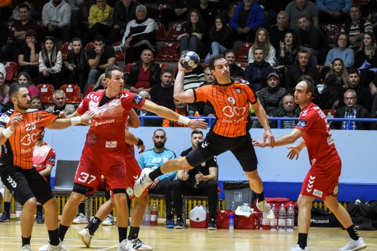 Handbal. Liga Zimbrilor. CS Minaur Baia Mare – Dinamo București: 31-32 (14-14)