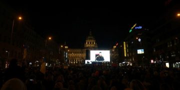 Zeci de mii de cehi au cerut în stradă încetarea sprijinului pentru Ucraina: „Cehia să fie independentă. E o nouă renaștere națională!”