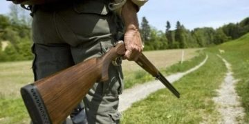 Și-a pus capăt zilelor la doar 19 ani. A furat o pușcă de vânătoare și s-a sinucis
