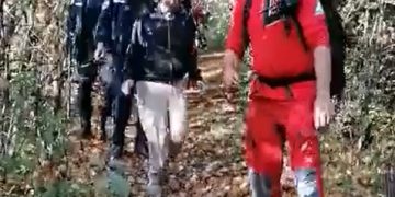 Femeia de 37 ani, rătăcită vineri, a fost găsită lângă izvorul de lângă Schitul „Schimbarea la Faţă” din Baia Mare