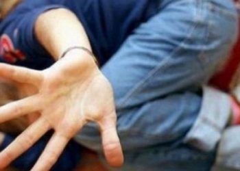 Fată de 19 ani din Câmpulung bătută de concubin, femeie din Ruscova agresată de soţ