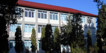 Protest în Baia Mare: Elevii de la Titulescu sunt nemulțumiți după ce ISJ-ul nu-i mai lasă în afara școlii în pauze