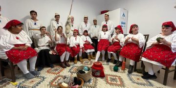 Tinerii cu dizabilități, la șezătoare la Centrul de zi Griviței Baia Mare