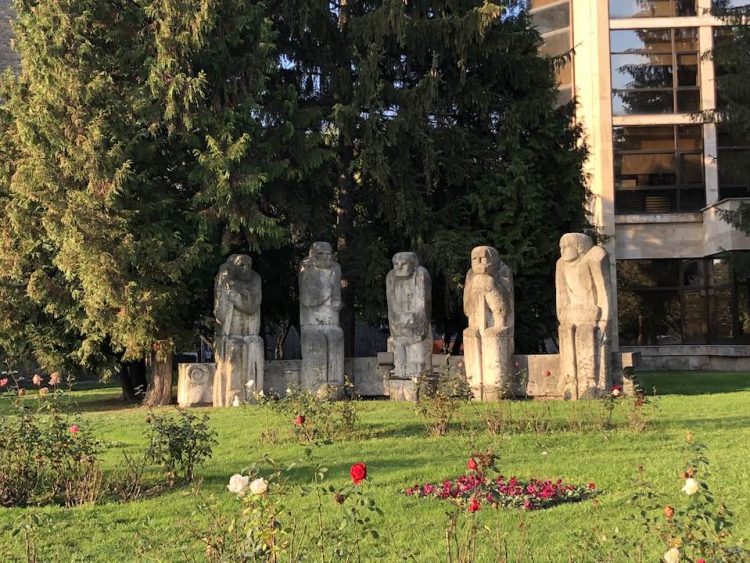 Noi am venit la putere ca să facem avere!