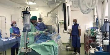 Cinci cazuri de patologie aortică abdominală complexă, cu risc vital, rezolvate endovascular cu succes la Spitalul Judeţean de Urgenţă Baia Mare