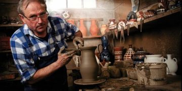 Vernisajul Expoziţiei „Cornel Sitar – o viață dedicată artei olăritului”
