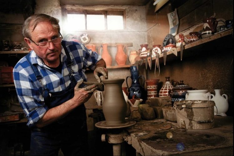 Vernisajul Expoziţiei „Cornel Sitar – o viață dedicată artei olăritului”