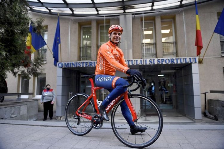 Mai bine rămânea la bicicletă! Dosar penal pentru Eduard Novak, ministrul Sportului!