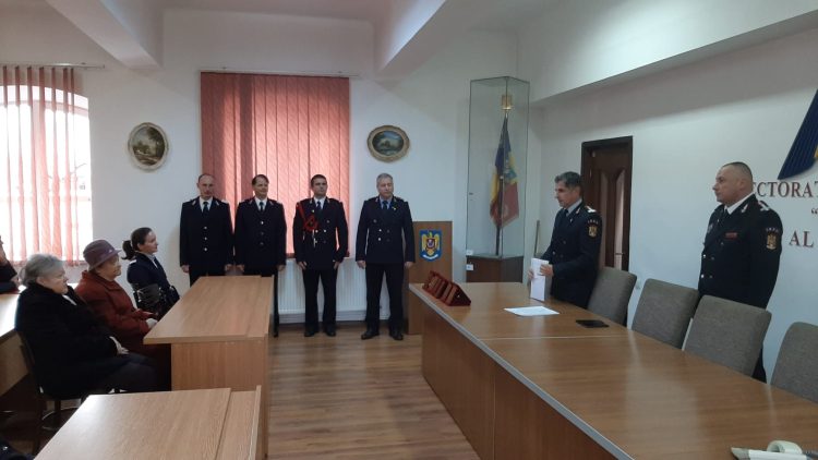 Felicitări pentru patru pompieri militari maramureșeni care au ajuns la final de carieră