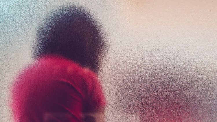 Fetiţa răpită din Brăila, găsită de poliţişti cu ajutorul telefonului în casa răpitorului din Vaslui