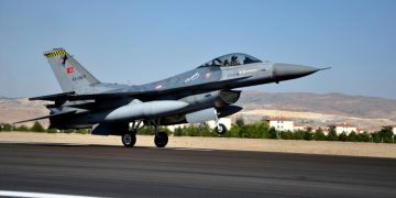 România a semnat contractul de 388 mil. euro pentru cele 32 de avioane F-16 Fighting Falcon la mâna a doua din Norvegia