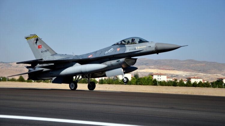 România a semnat contractul de 388 mil. euro pentru cele 32 de avioane F-16 Fighting Falcon la mâna a doua din Norvegia