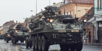 Convoi militar, implicat într-un accident. Doi militari răniți