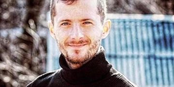 El este tânărul implicat în accidentul de duminică de la Sălniţa. Este grav rănit şi are nevoie de sânge!