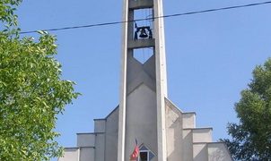 Sfântă liturghie arhierească în Parohia greco-catolică din Ferneziu