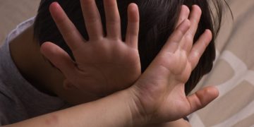 Se strică lumea de cap: E plin de violatori în județ. Copil de 2 ani și 2 luni, agresat sexual de tată