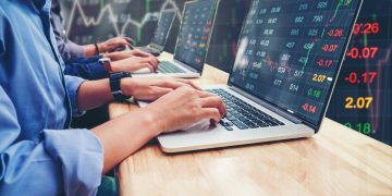 Atenţie, o nouă înşelătorie! Oameni păcăliți cu mii de euro de brokeri falși