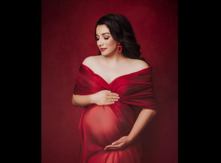 Diana Cârlig: Mă minunez continuu, iar uimirea asta se citește pe fața mea de aproape noua luni, de când port zilnic cu mine trei inimioare!