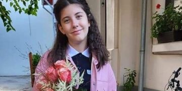 E nevoie de rugăciune: Ecaterina, o fetiță de 12 ani, se află în comă; I s-au descoperit formațiuni tumorale pe creier