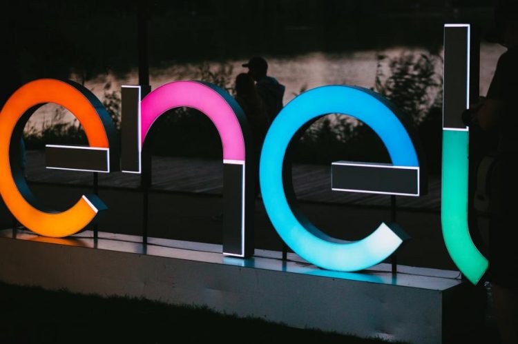 Ce transmite Enel clienților, la o zi după ce a anunțat că pleacă din România