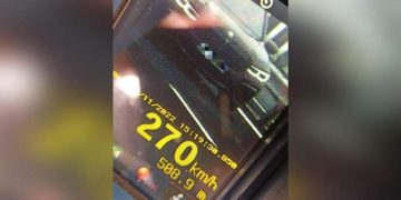 Un tânăr de 25 de ani, prins circulând cu viteza de 270 km/h pe autostrada A1