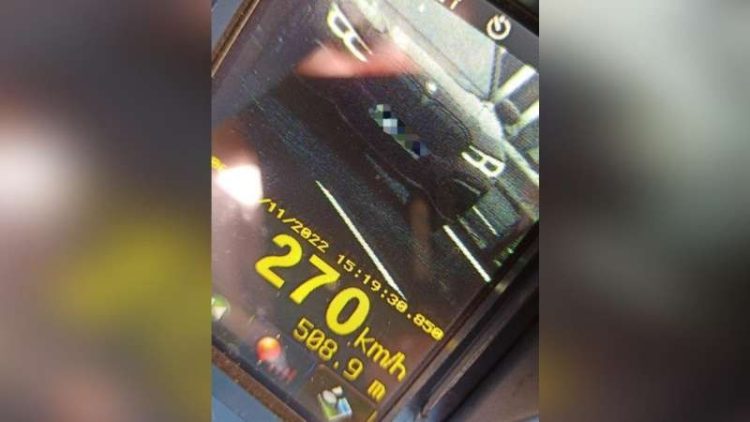 Un tânăr de 25 de ani, prins circulând cu viteza de 270 km/h pe autostrada A1