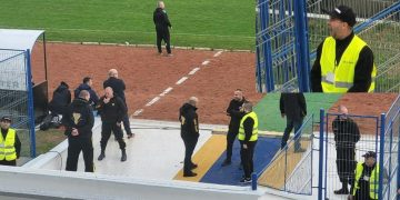 Manifest împotriva mafiei: Umbrela, bat-o vina!