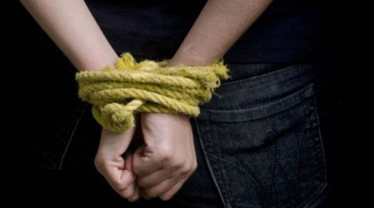 Caz HALUCINANT în Tăuții Măgherăuș: O femeie a fost sechestrată și violată în mod repetat