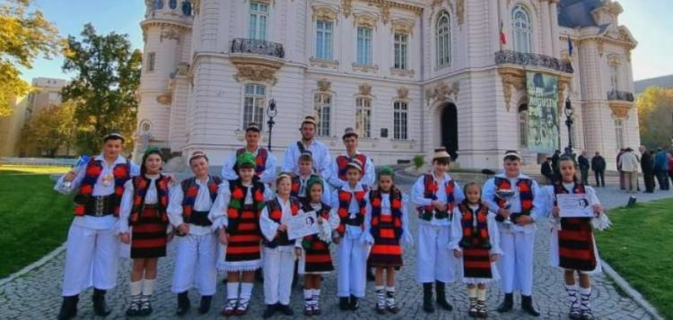 Ansamblul ”Mugurelul” din Sighetu Marmației a fost premiat la Concursul Internaţional de Folclor pentru copii şi tineret ”Maria Tănase”