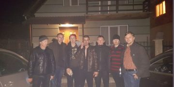 Despre curaj și suflet mare: Acești 6 bărbați ucraineni ar fi trecut prin înot Râul Tisa