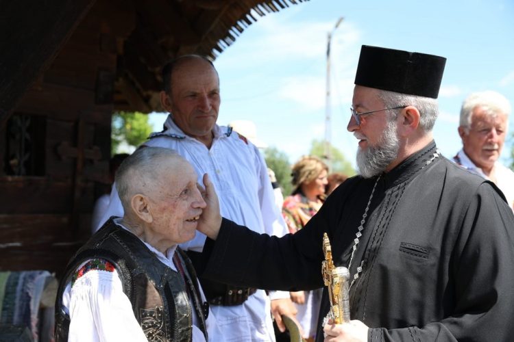 Mesajul Episcopiei Ortodoxe Române a Maramureșului și Sătmarului: Badea Nicolae Pițiș, venerabilul rapsod popular din Țara Lăpușului, a trecut la Domnul