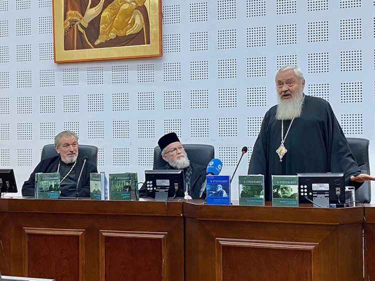 Cele 22 de volume ale Integralei „N. Steinhardt”, prezentante la Cluj