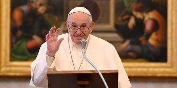 Biserica se roagă astăzi în mod special pentru papa Francisc, care împlinește 86 de ani