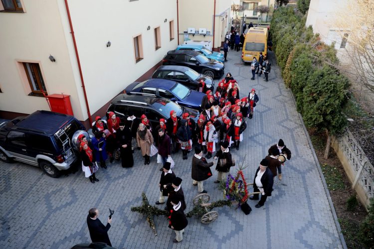 Primii colindători au ajuns la la Centrul Eparhial